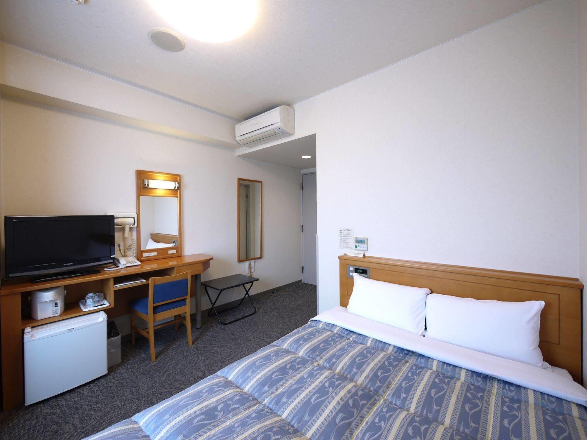 Hotel Route-Inn Niihama Exteriör bild